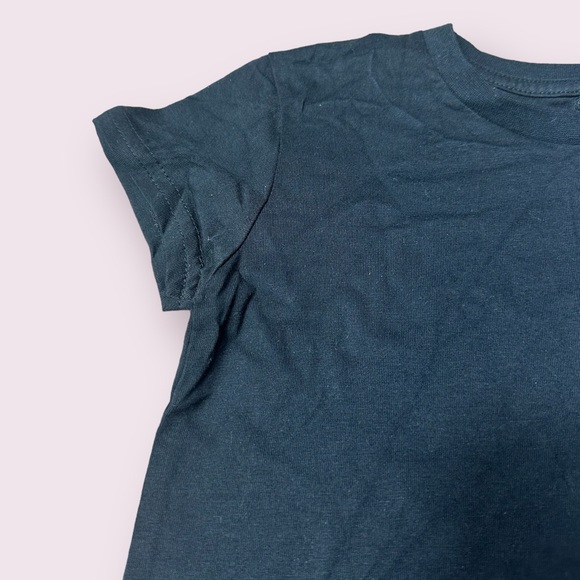 NWT Toddler Set Of Two Cozi Basic Crewneck Tee Shirts Black And Camel Size 4T - Picture 3 of 11